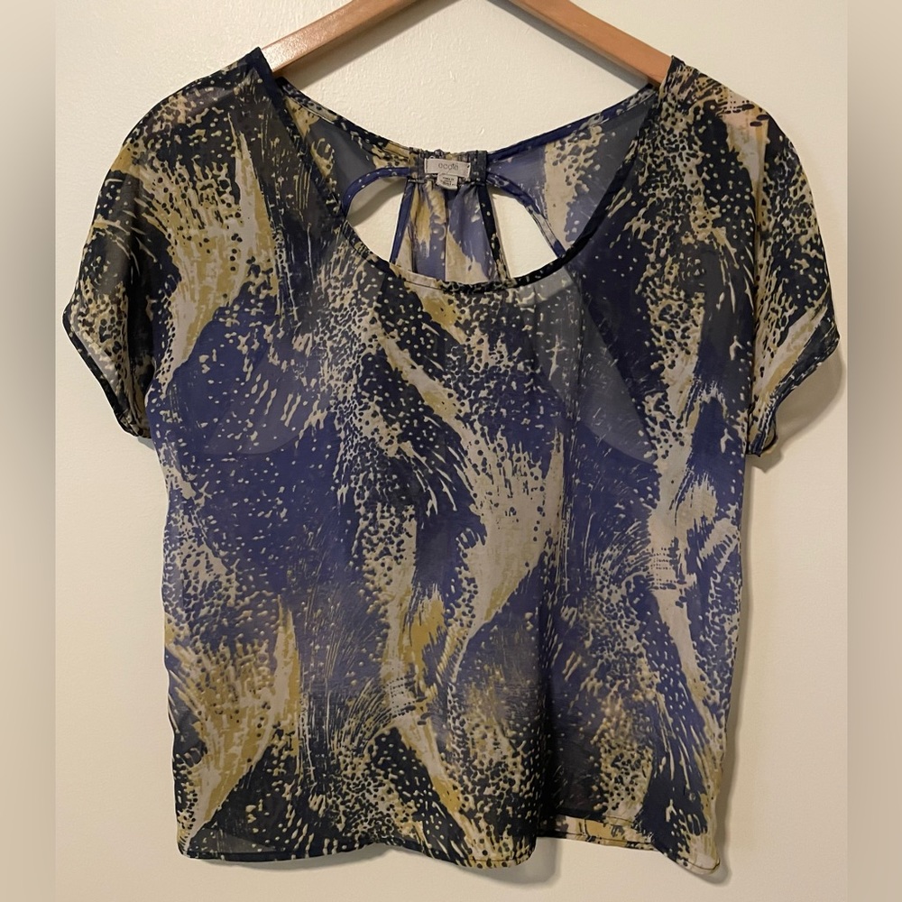 ecote’ Sheer Blue Wave Pattern Top